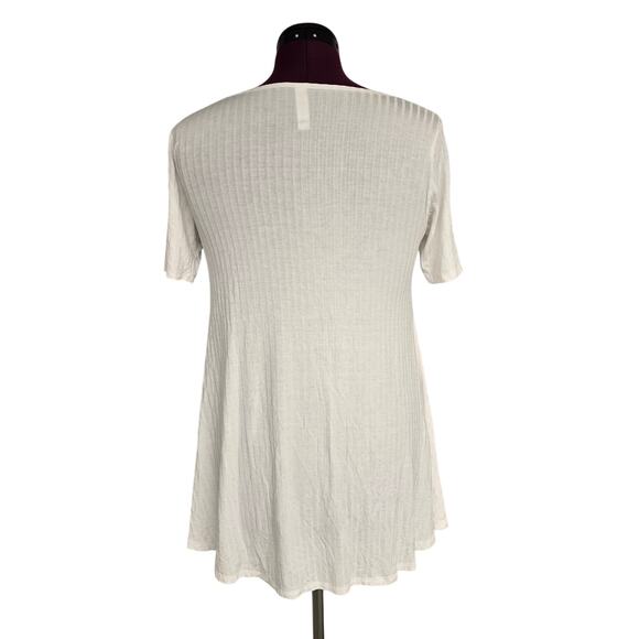 Women's Lularoe Off-White Lightweight Scoop Neck Tunic Tee - Size XS - Picture 2 of 9